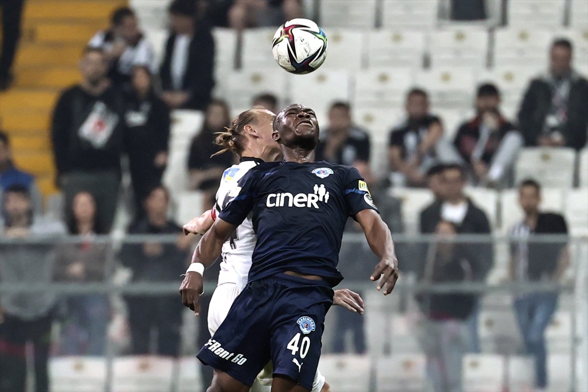 Beşiktaş'ta Vida ile yollar ayrılıyor