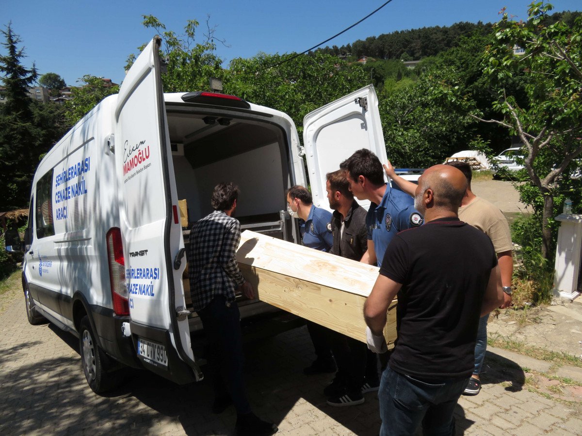 Beykoz'da birlikte yaşadığı kadını öldürdü