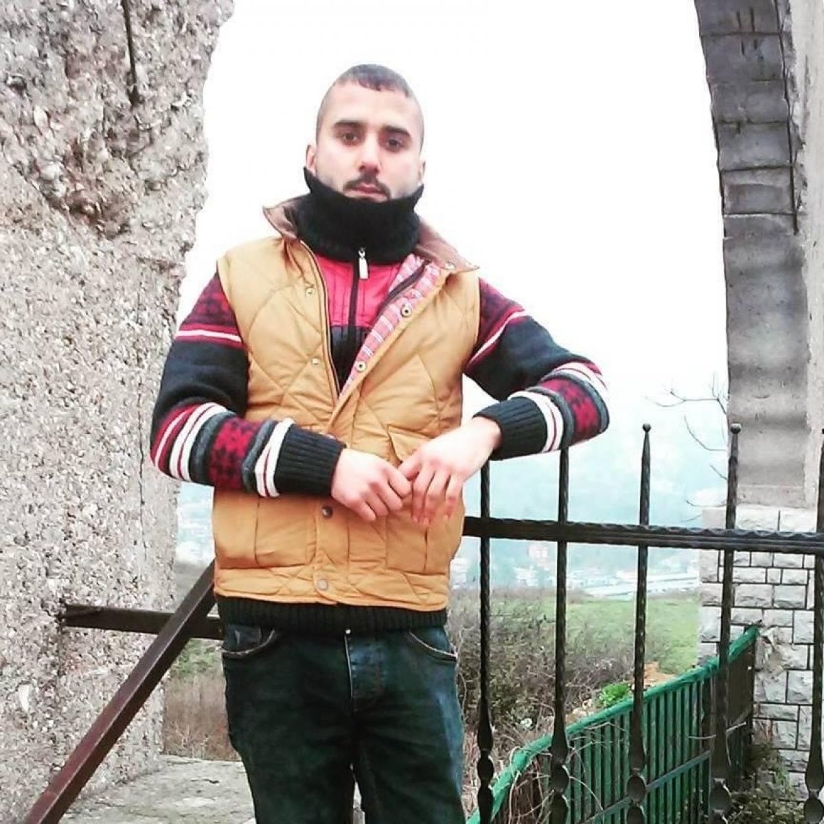 Beyoğlu'nda, 28 yaşındaki genç kalbinden bıçaklandı