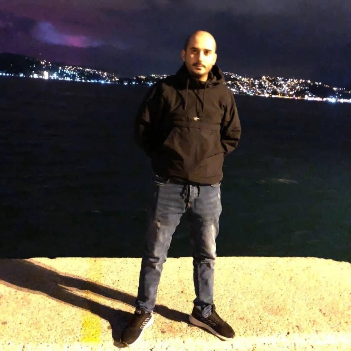 Beyoğlu'nda, 28 yaşındaki genç kalbinden bıçaklandı