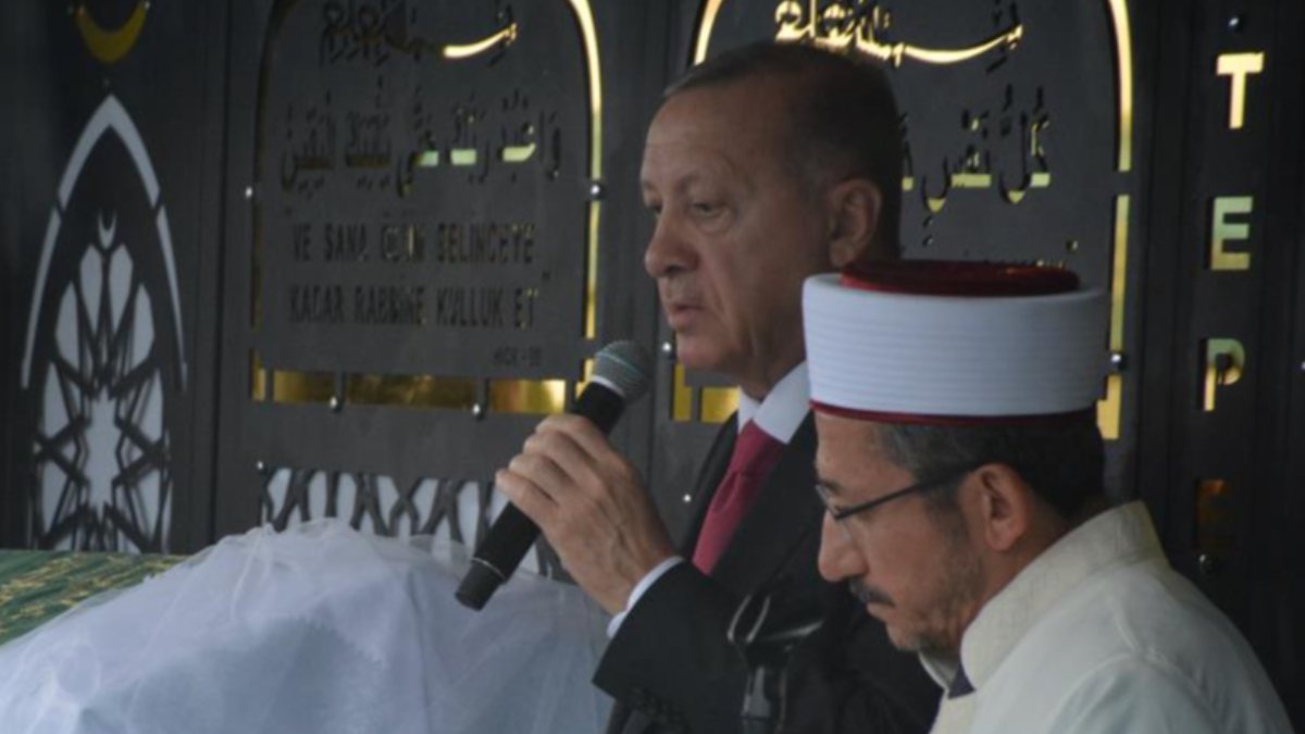 Cumhurbaşkanı Erdoğan, otobüs kazasında ölen Sude&#039;nin cenazesine katıldı