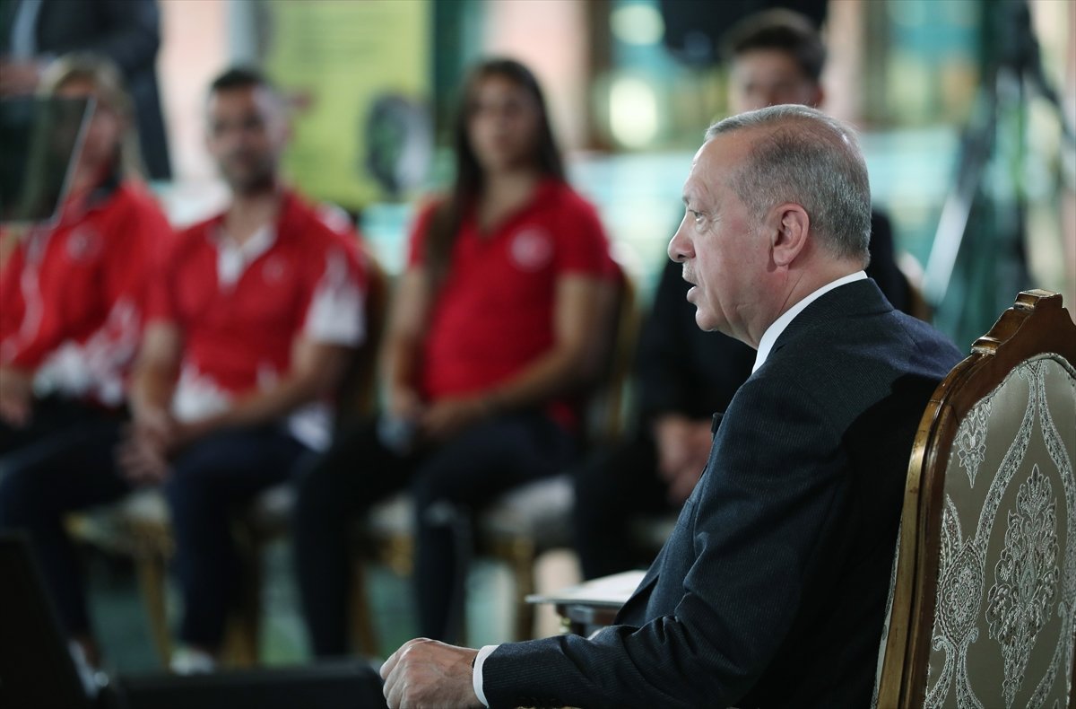 Cumhurbaşkanı Erdoğan'dan sigara ve alkolde vergi değerlendirmesi