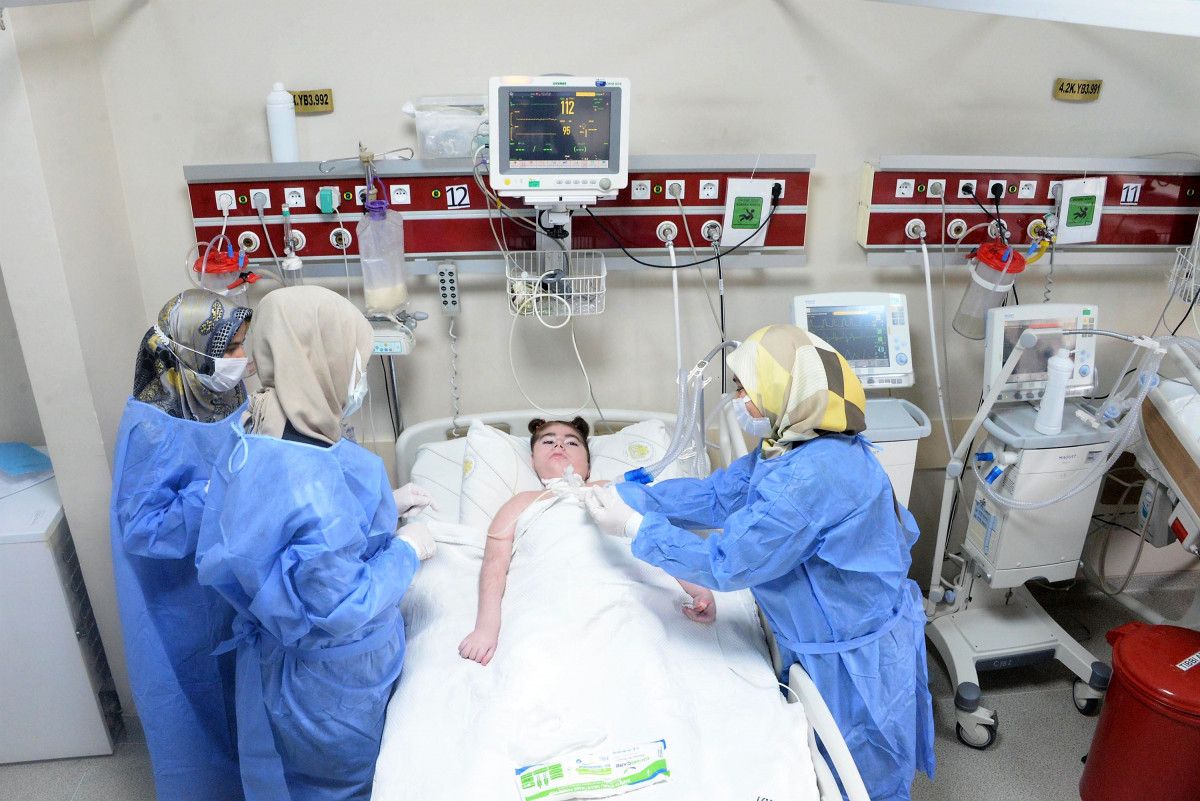 Diyarbakırlı anne, 10 yıldır yoğun bakım önünde çocuğunu bekliyor