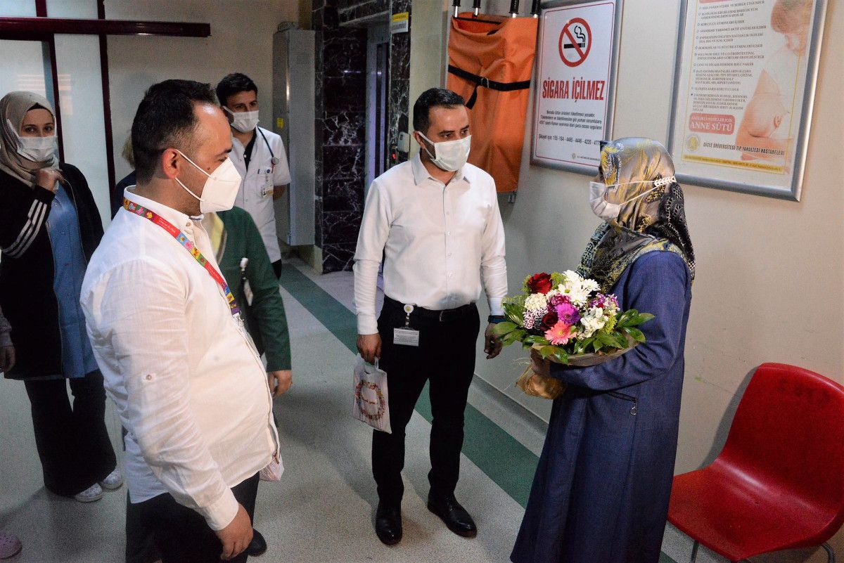 Diyarbakırlı anne, 10 yıldır yoğun bakım önünde çocuğunu bekliyor