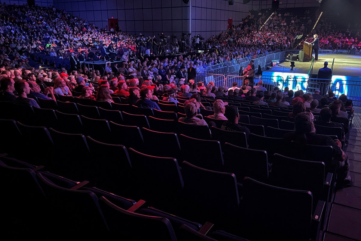 Donald Trump'tan daha fazla silahlanma çağrısı