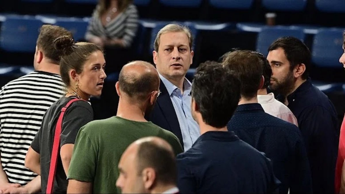 Ergin Ataman'dan Burak Elmas'a özür