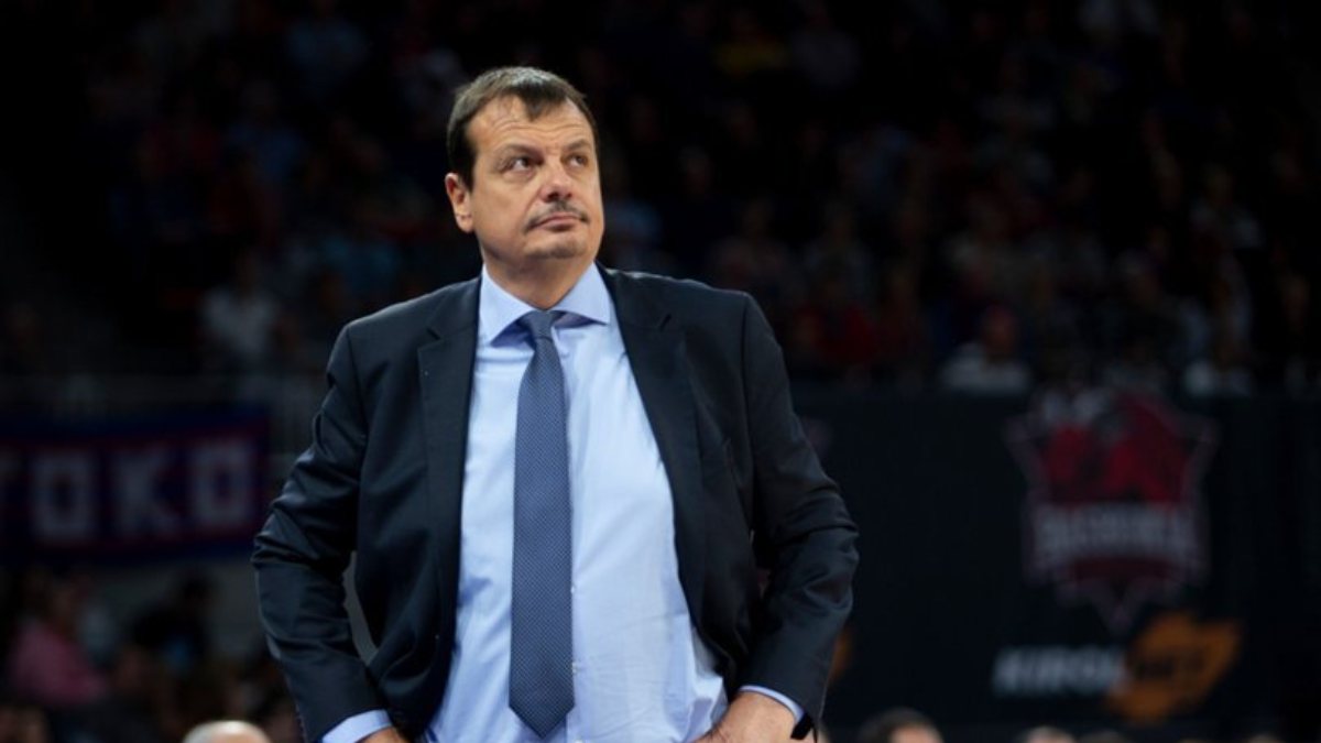 Ergin Ataman'dan Burak Elmas'a özür