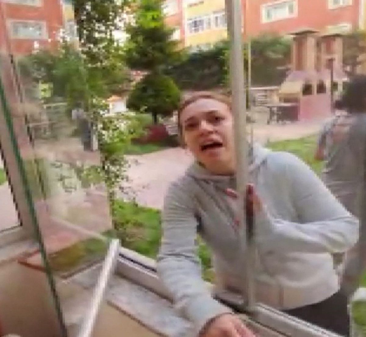 Esenyurt’ta komşularının kedilerini alan aile, savunma yaptı