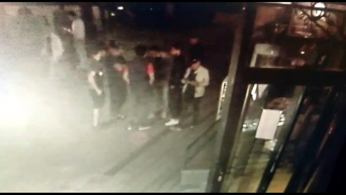 Esenyurt'ta, polisiz yalanıyla Iraklı adamın 4 bin dolarını dolandırdılar