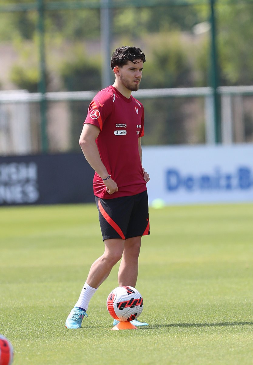 Ferdi Kadıoğlu: Milli Takım'da olduğum için gurur duyuyorum