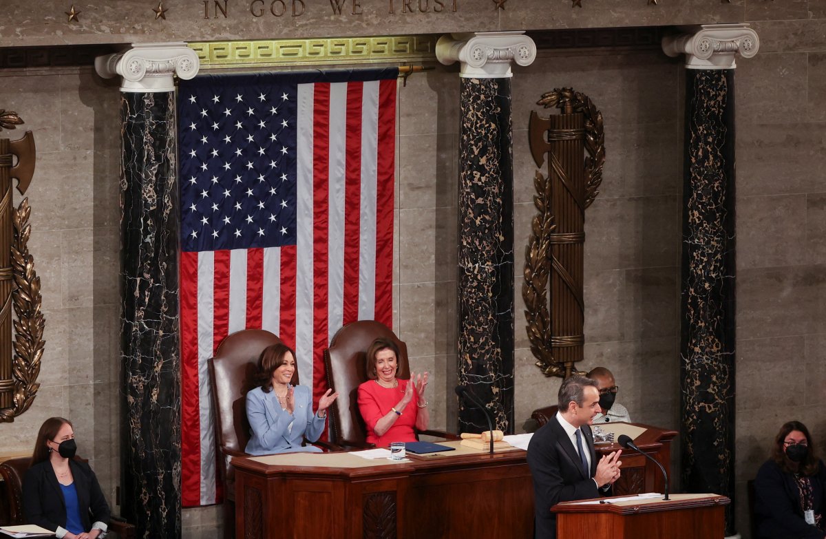 Fuat Oktay: Rum Yunan şovlarıyla harcanacak vakit yok