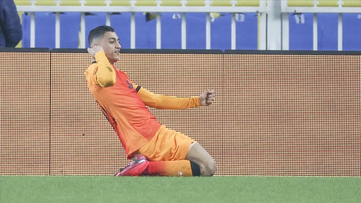 Galatasaray'da yeni yönetimin ilk işi Mohamed'in bonservisi