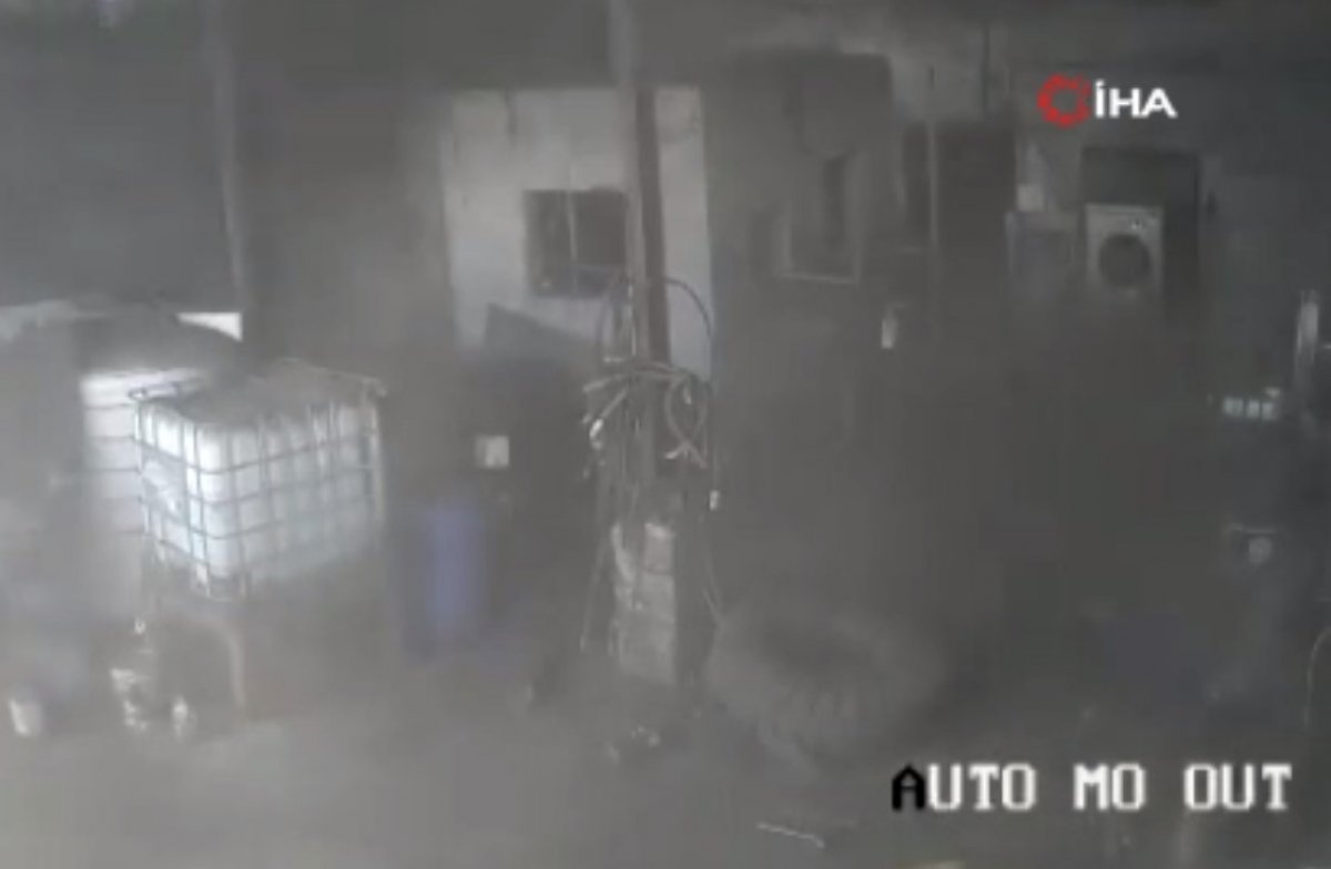 Hindistan'da buldozer lastiği şişirilirken patladı: 2 ölü