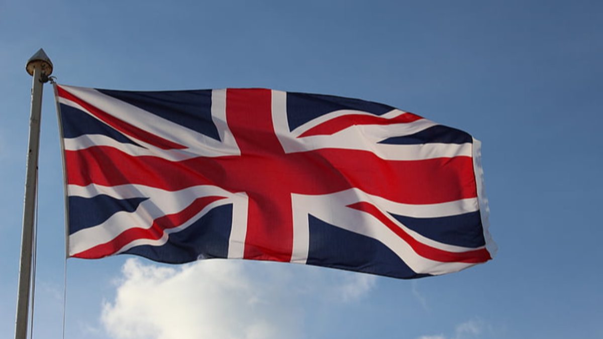 İngiltere&#039;de Muhafazakar Partisi&#039;nde 300&#039;den fazla koltuk kaybı yaşandı