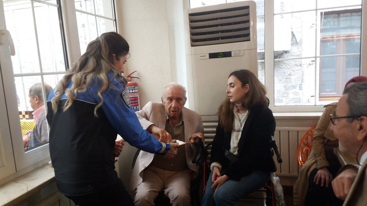 İstanbul Emniyet Müdürlüğü'nden Darülaceze'ye bayram ziyareti