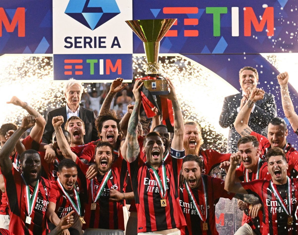 İtalya Serie A'da Milan, 11 yıl sonra şampiyon