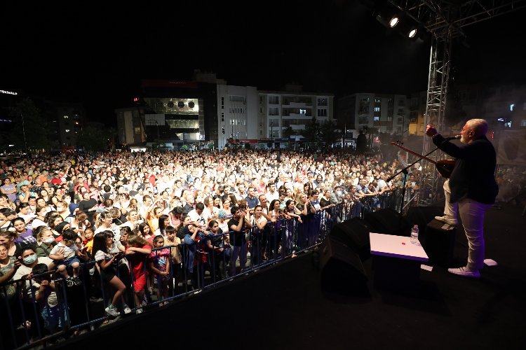 İzmir Narlıdere'yi 'Onur'landırdı