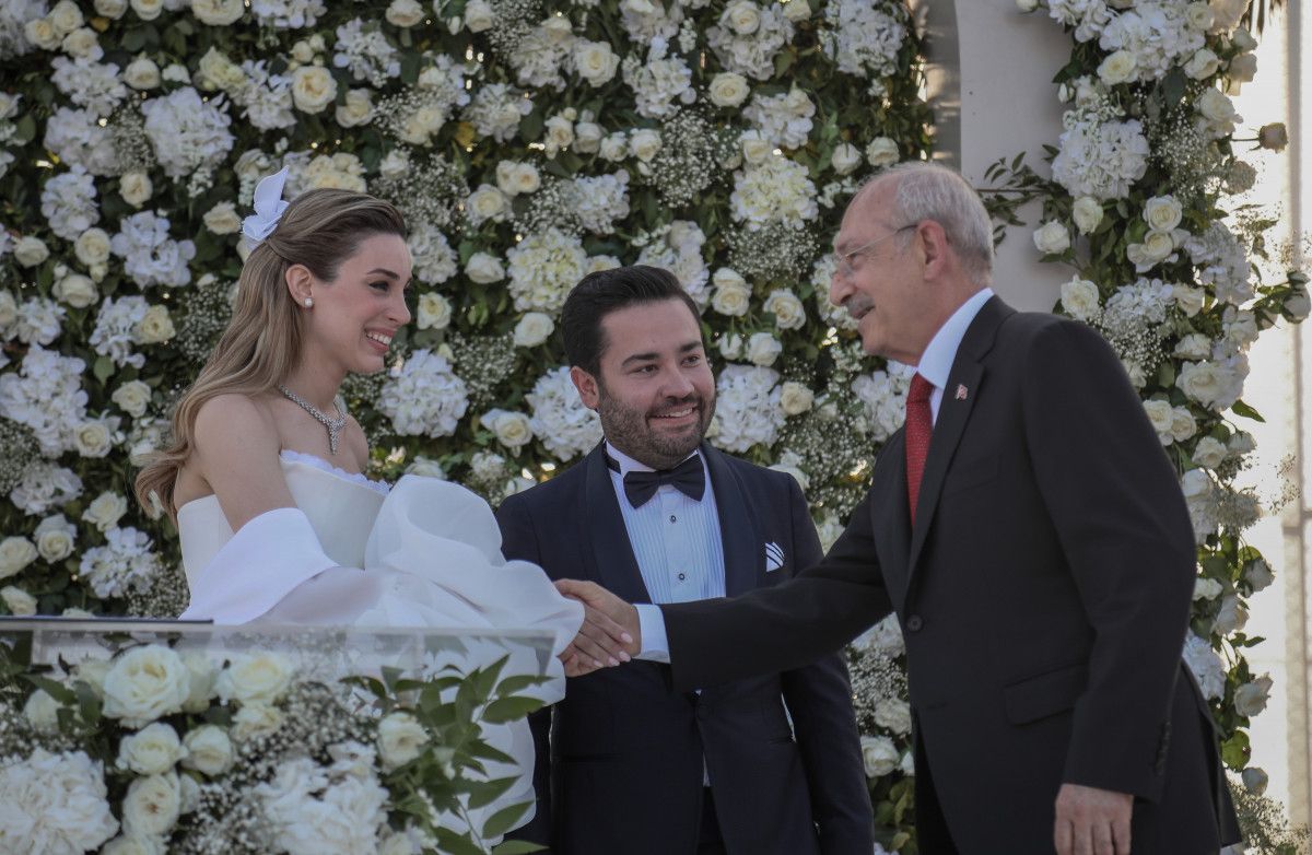 Kemal Kılıçdaroğlu'nun Muhittin Böcek'in oğlunun nikah şahidi oldu