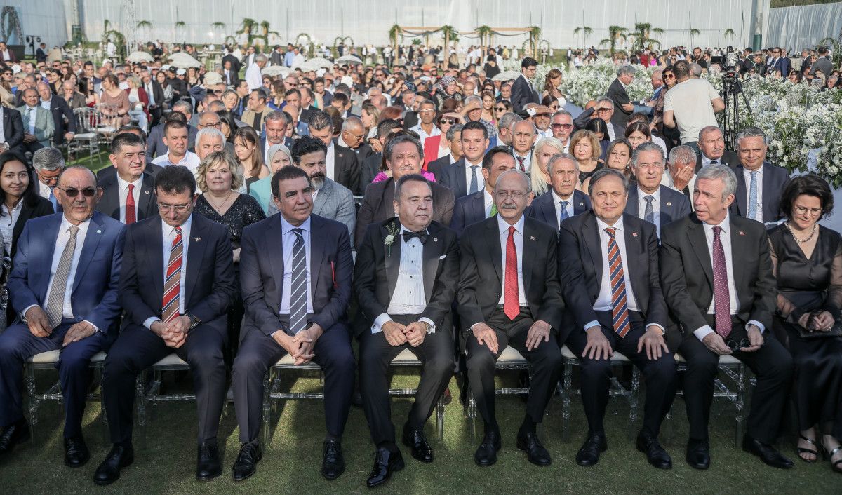 Kemal Kılıçdaroğlu'nun Muhittin Böcek'in oğlunun nikah şahidi oldu
