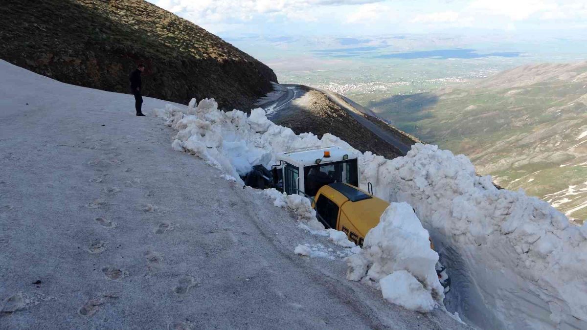 Mayıs ayında Muş'ta kar kalınlığı 5 metre