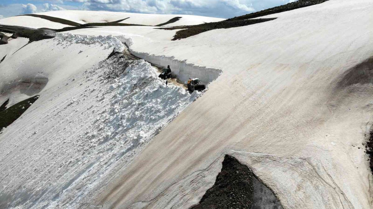 Mayıs ayında Muş'ta kar kalınlığı 5 metre