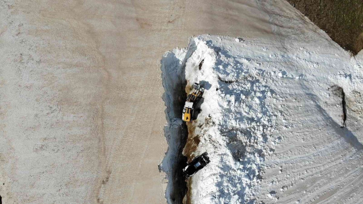 Mayıs ayında Muş'ta kar kalınlığı 5 metre