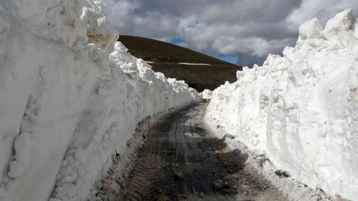 Mayıs ayında Muş'ta kar kalınlığı 5 metre
