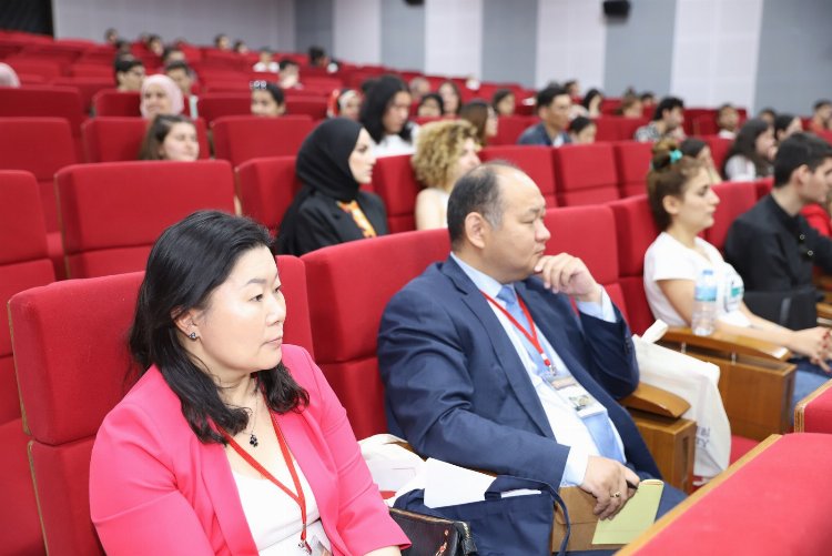 Moğolistan’daki "Türk Yazıtları Çalıştayı" İKÇÜ’de yapıldı