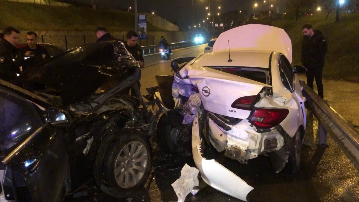 Pendik'te kazalar peş peşe geldi: 2'si ağır 5 yaralı