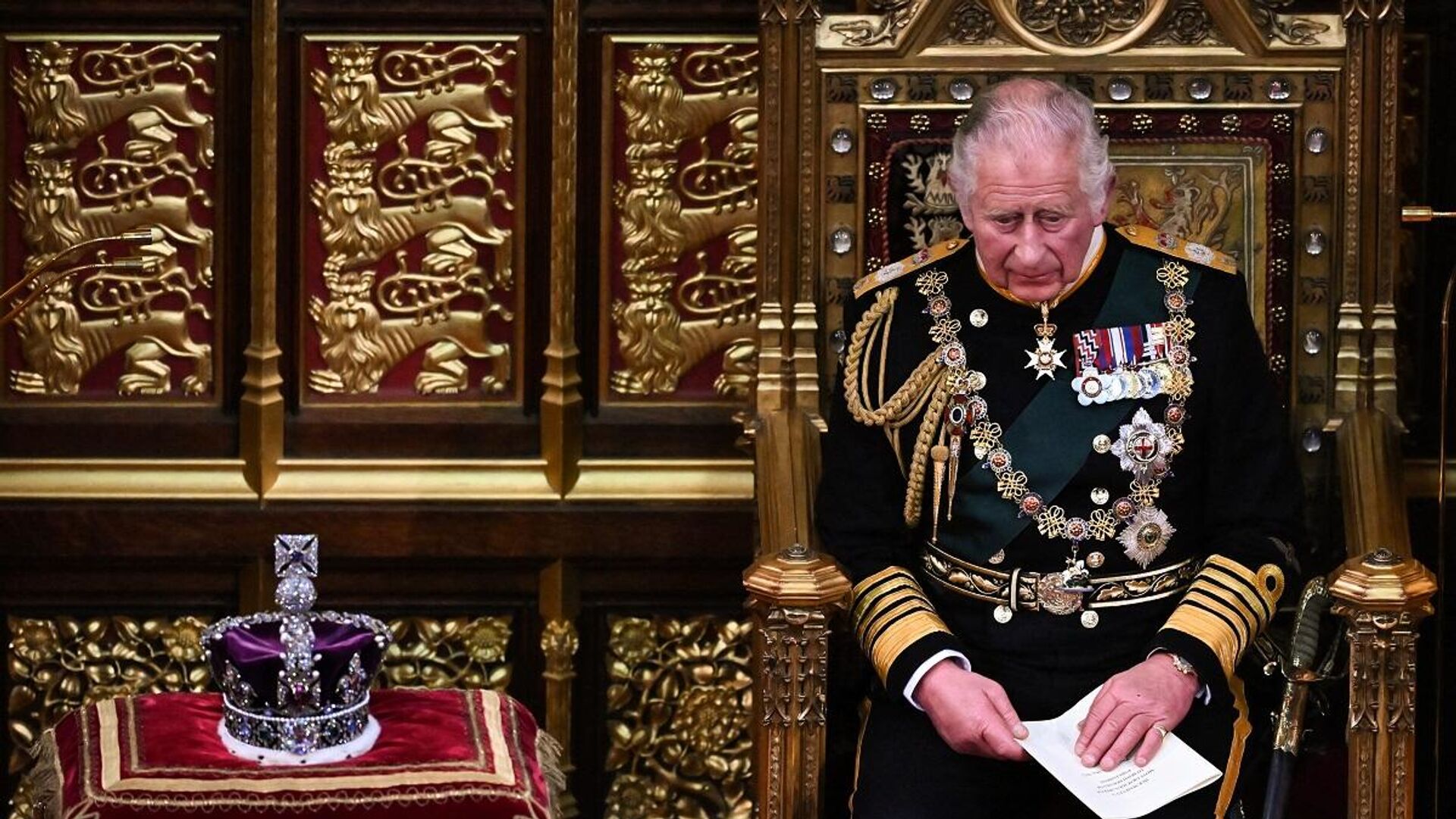 Prens Charles, tarihte ilk kez Kraliçe Elizabeth'in yerine geçti