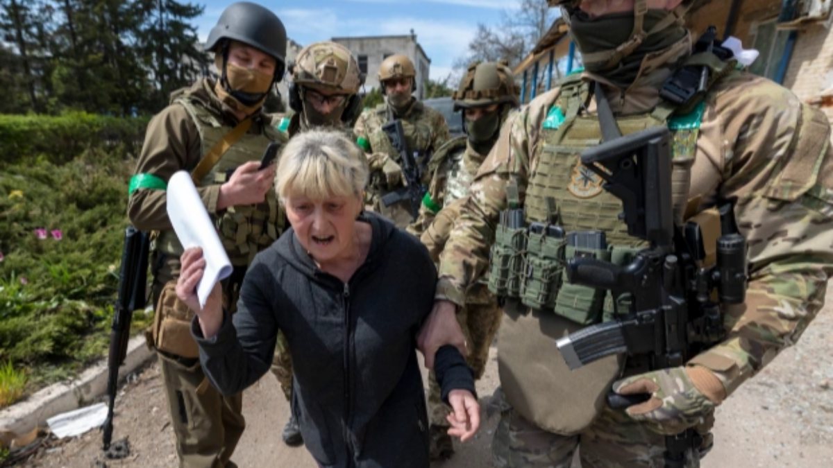 Rus güçleriyle iş birliği yaptığı iddia edilen Ukraynalı kadın yakalandı