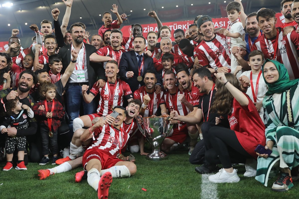 Sivassporlu futbolcular: Kupa halkımıza armağan olsun