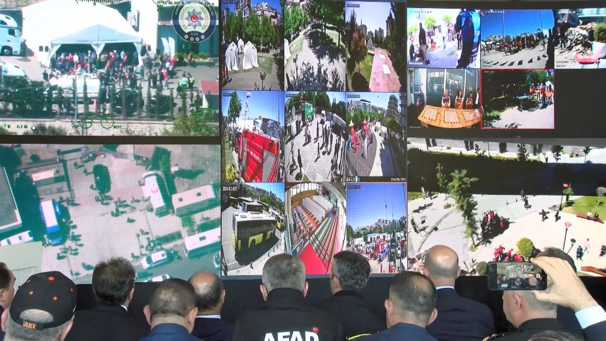 Süleyman Soylu İstanbul'da deprem tatbikatını yerinde takip etti