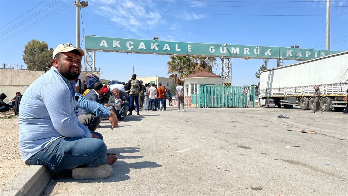 Suriyelilerin gönüllü geri dönüşleri devam ediyor