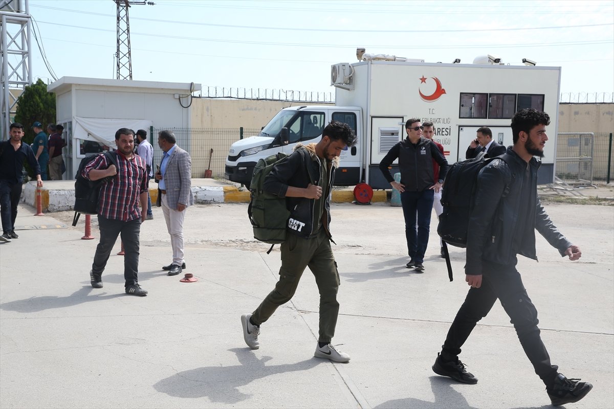 Suriyelilerin gönüllü geri dönüşleri devam ediyor