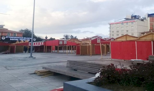 Afyonkarahisar'da Ramazan sonrası sergilerin kaldırılmaması tepki çekiyor