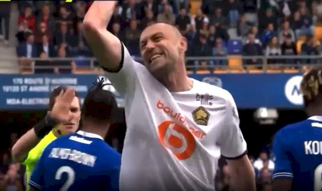 Burak Yılmaz, oyundan atılınca küfretti