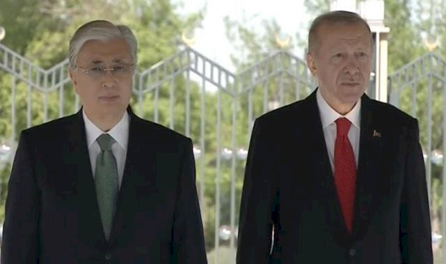 Cumhurbaşkanı Erdoğan, Kazakistan lideri Tokayev'i resmi törenle karşıladı
