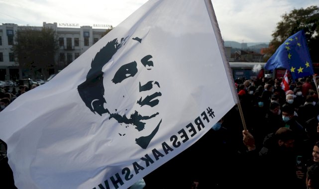Gürcistan'da tutuklu Saakaşvili'ye destek gösterisi düzenlendi