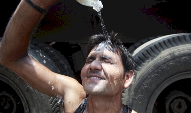 Hindistan'da aşırı sıcaklarda 25 can kaybı