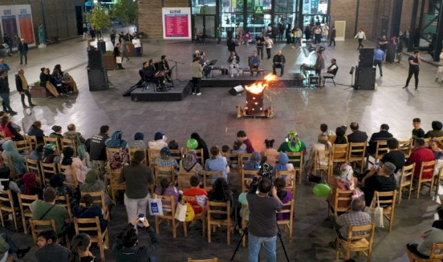 Kocaeli'de şiir akşamı içleri ısıttı