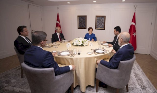 Muhalefetin 6'lı masası Gelecek Partisi Genel Merkezi'de bir araya geldi