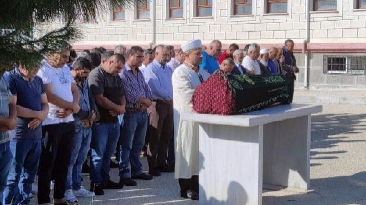 Tekirdağ&#039;da annesinin öldürdüğü minik Ela Nur&#039;a veda