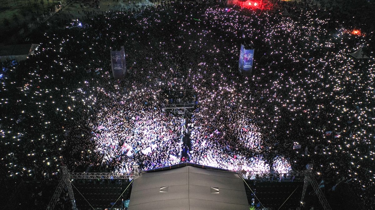 Trabzonspor, şampiyonluğu İstanbul'da kutladı