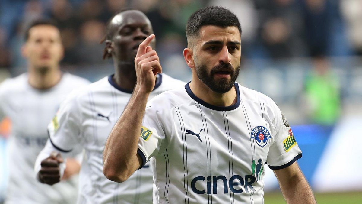 Umut Bozok, milli takım kadrosundan neden çıkarıldı?