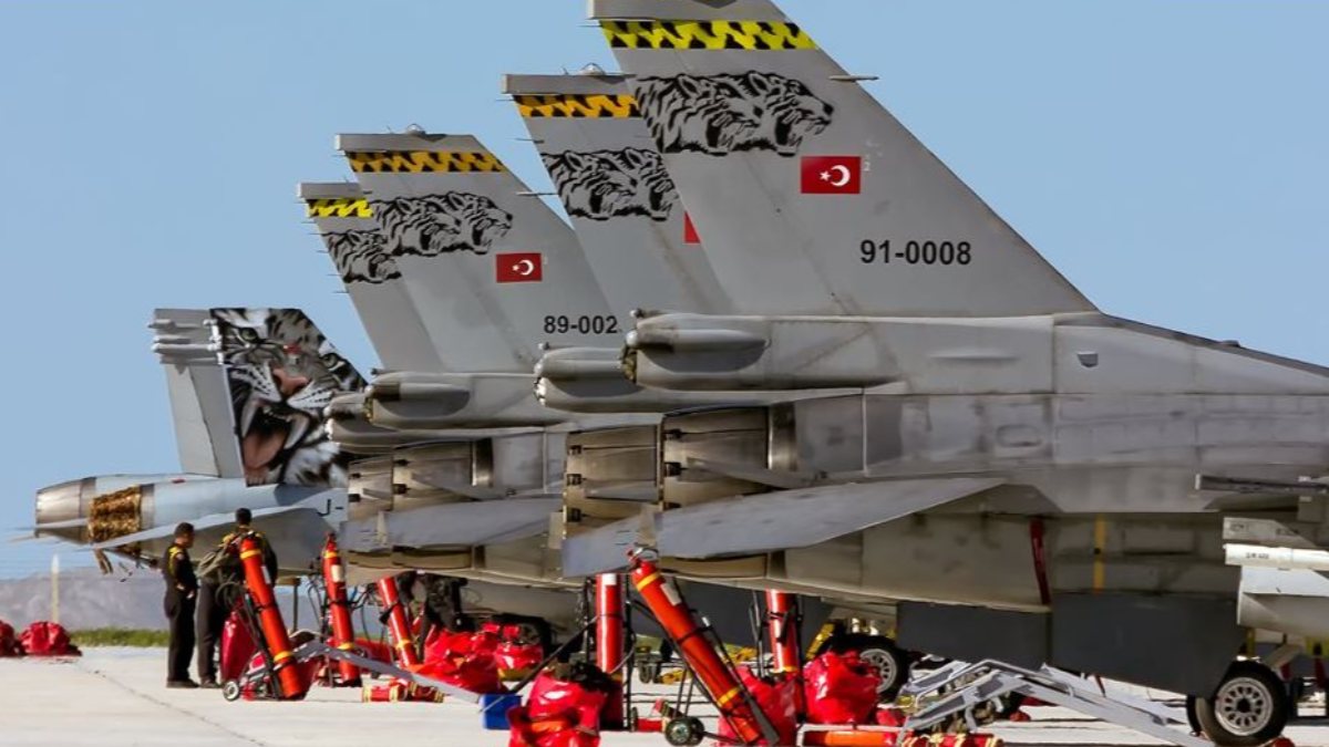 Yunan basını, Türkiye&#039;ye F-16 satılmaması için algı operasyonu yaptı