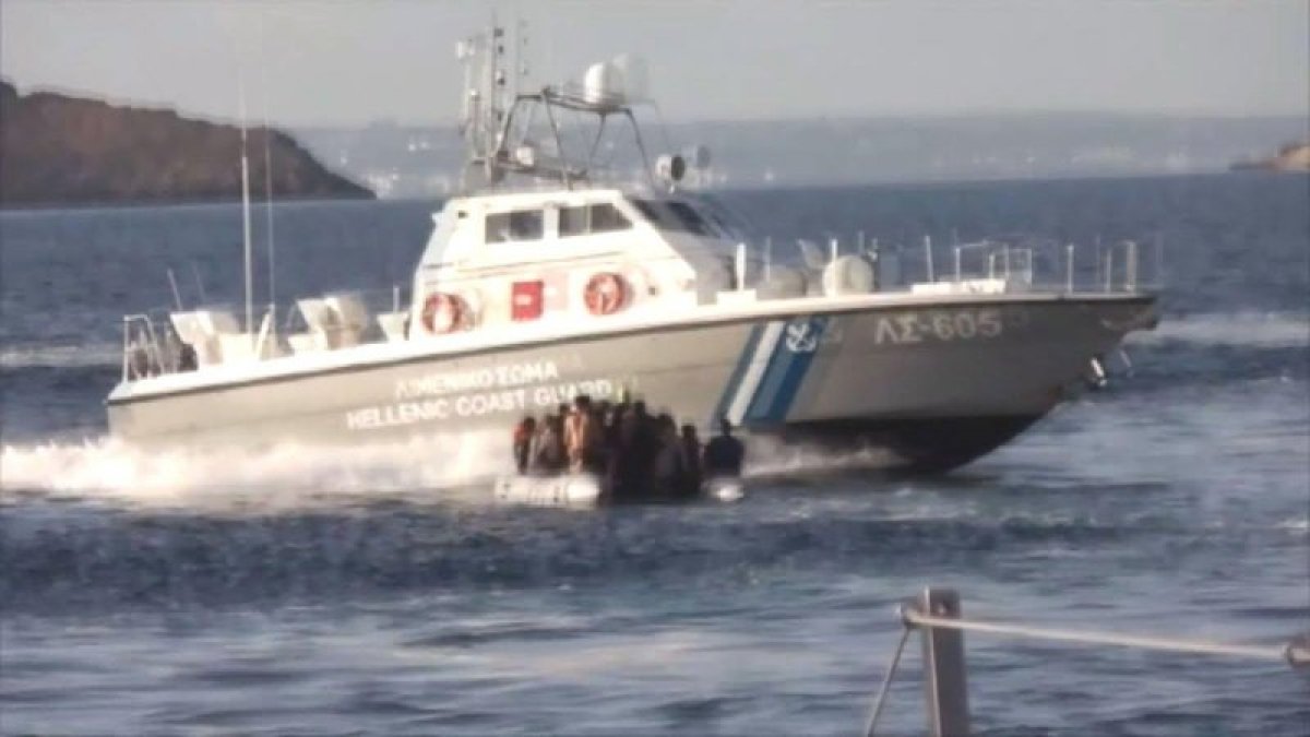 AB, Yunanistan'ı mülteci konusunda uyardı