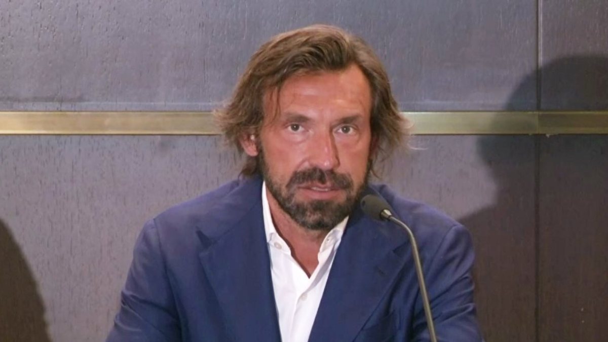 Andrea Pirlo, Fatih Karagümrük'e imzayı attı