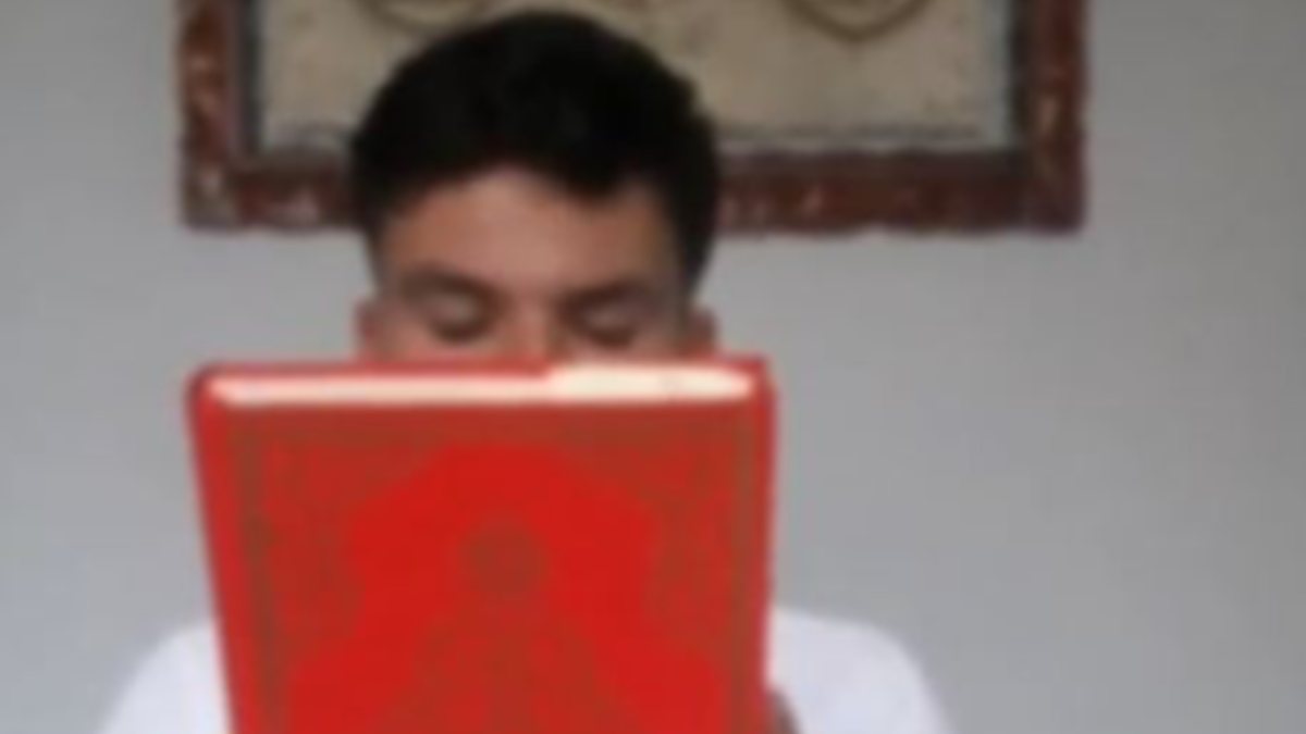 Antalya'da Kuran- Kerim'i tekmeleyen genç kendini savundu