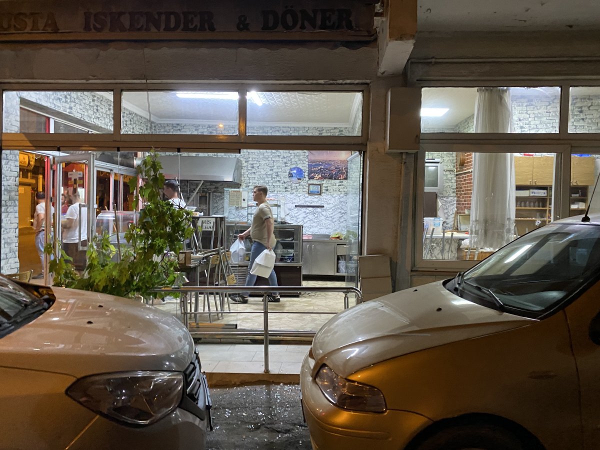 Ataşehir'de lokantadaki kavga kanlı bitti, yaralının yakınları kurşun yağdırdı